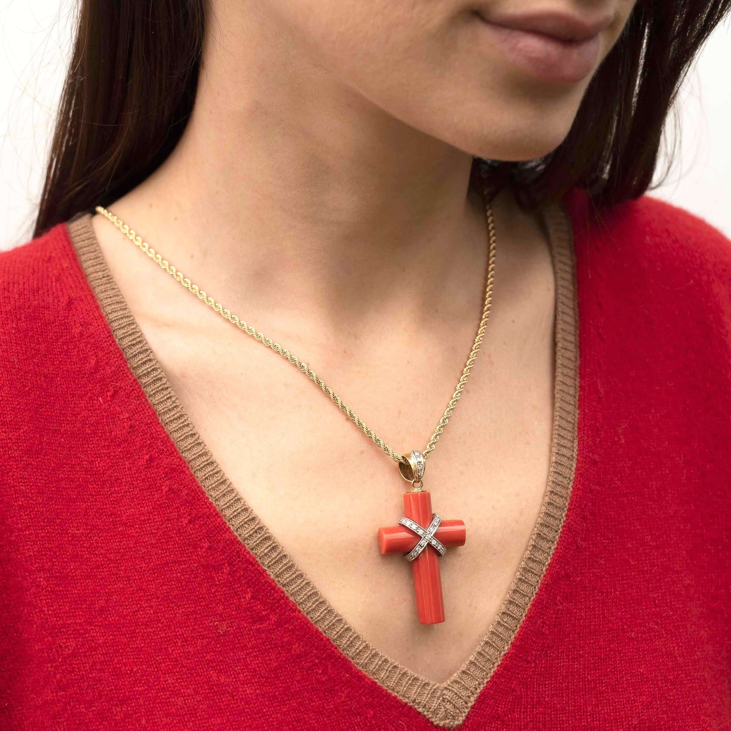 CORAL PENDENTIF CROIX COLLIER AVEC DIAMONDS - OR