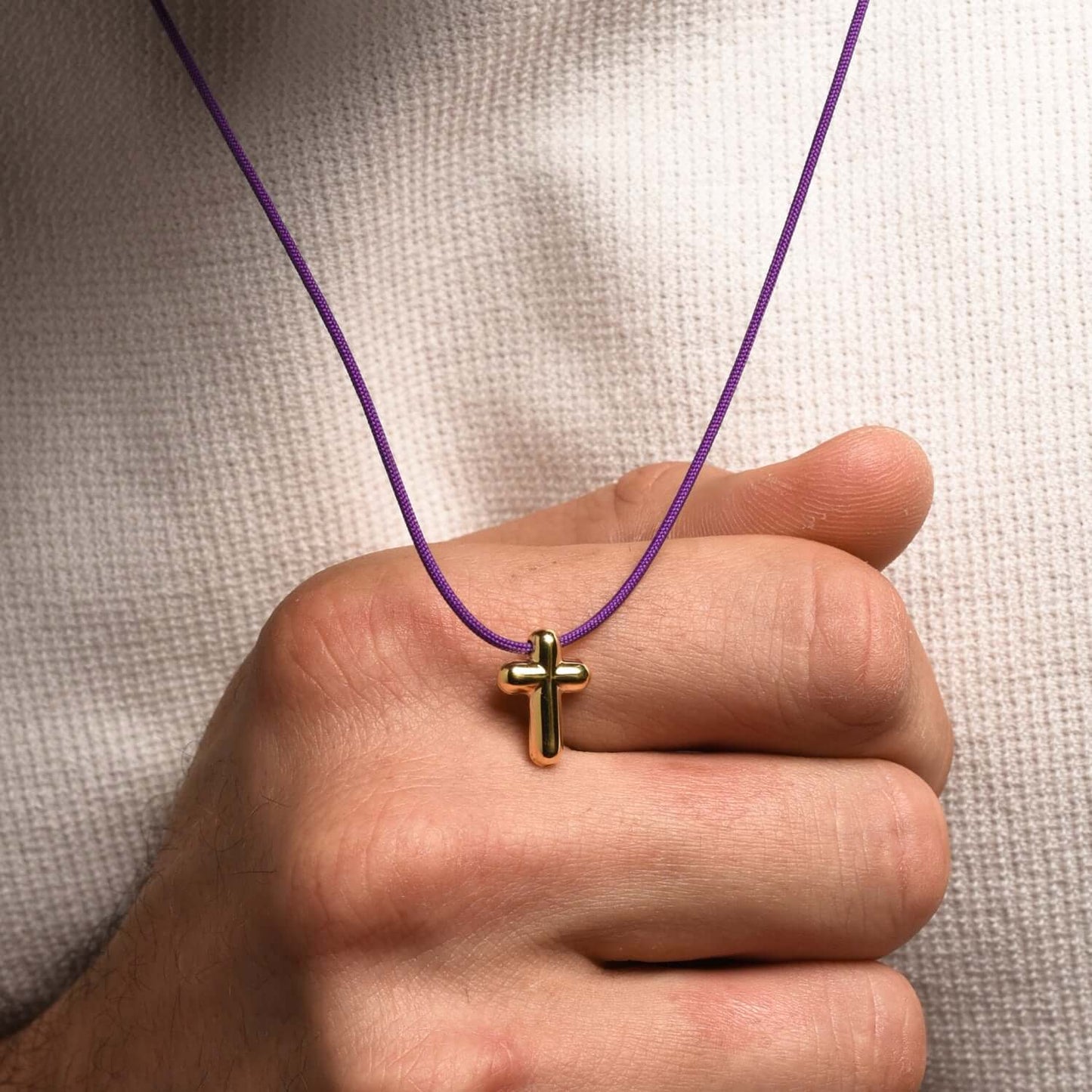COLLIER CROIX - PURPLE ROPE ET GOLDEN ARGENT