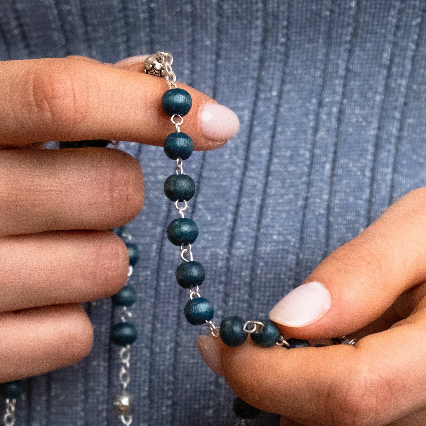 POPE FRANCIS - BLUE EN BOIS BEADS CHAPELET - METAL